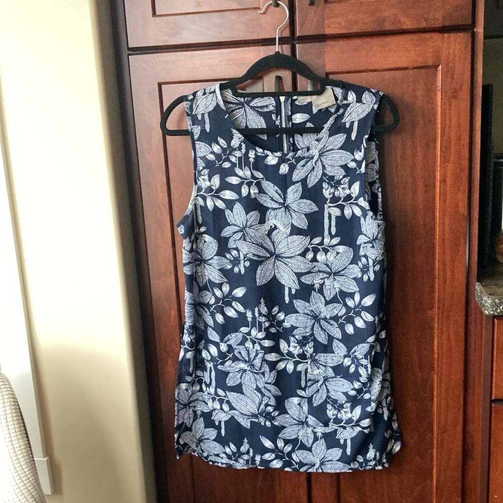 Floral Navy and White Sleeveless Vera Moda Top Size S